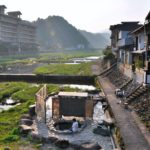 三朝温泉のシンボル的な混浴風呂「河原風呂」