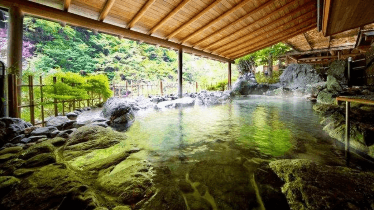 西山温泉 慶雲館