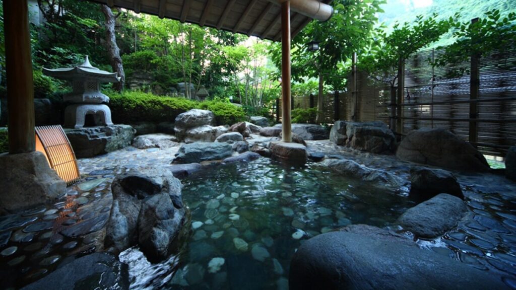 金沢・湯涌温泉　離れと貸切風呂が人気の美食宿　かなや