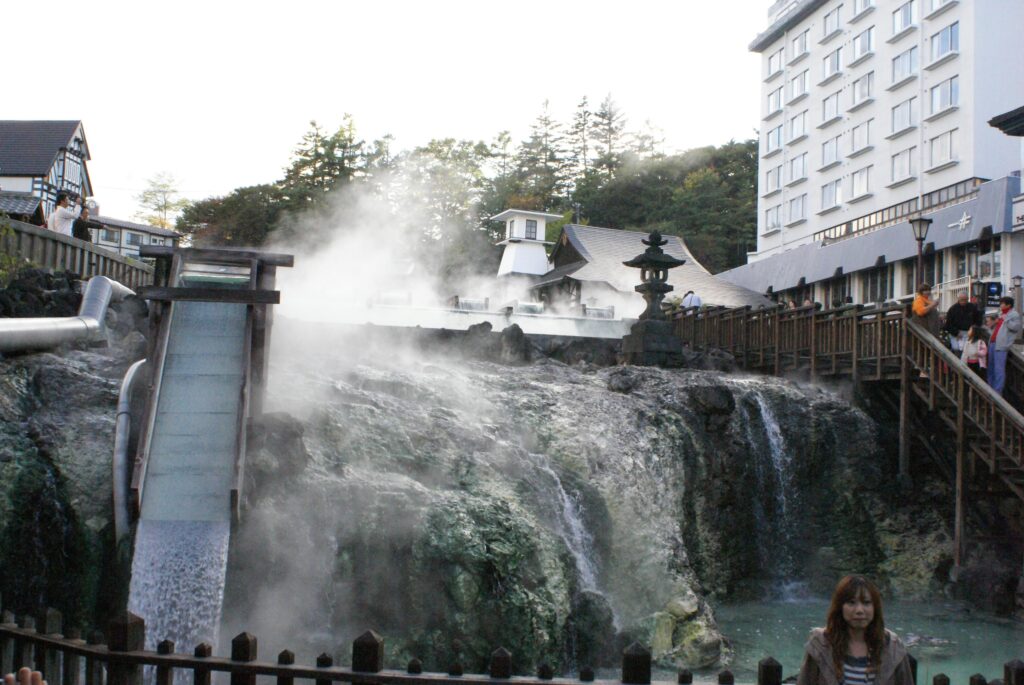 草津温泉 湯畑周辺の湯けむり